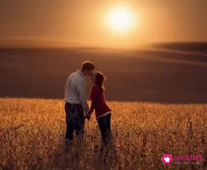 梦见和男朋友接吻是什么意思