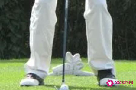 打高尔夫如何握杆呢