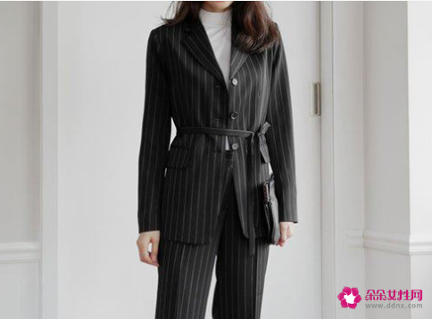 面试仪表礼仪打造黄金印象