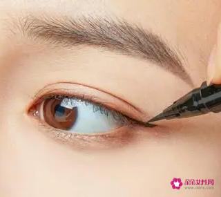 要不要画眼线
