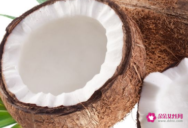 在家如何打开椰子