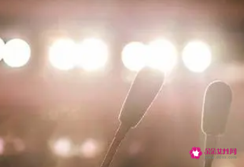 女人梦见自己被导演看中在演戏