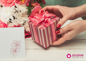 已婚女情人过生日送什么礼物好
