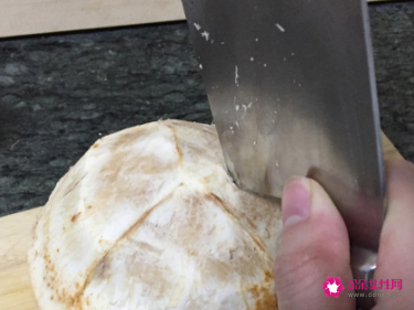 在家如何打开椰子