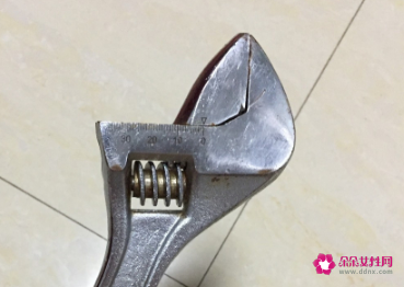 在家如何打开椰子