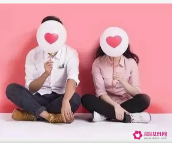 和女生刚接触怎么聊天