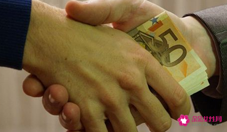 梦见向朋友借钱是什么意思