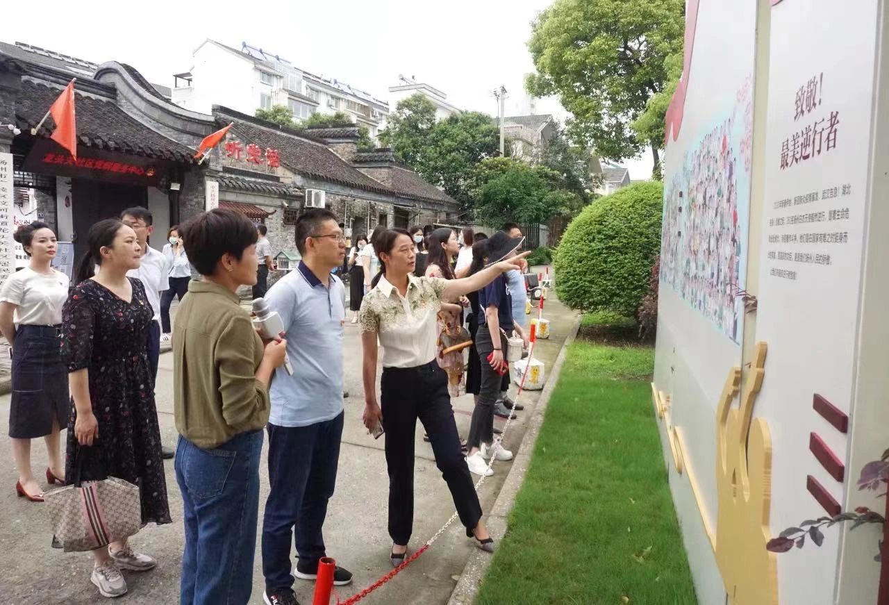 戴璐最全的照片，带你深入了解戴璐为什么”行“