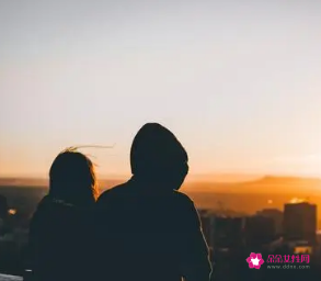 怎样才能在酒吧撩到妹呢