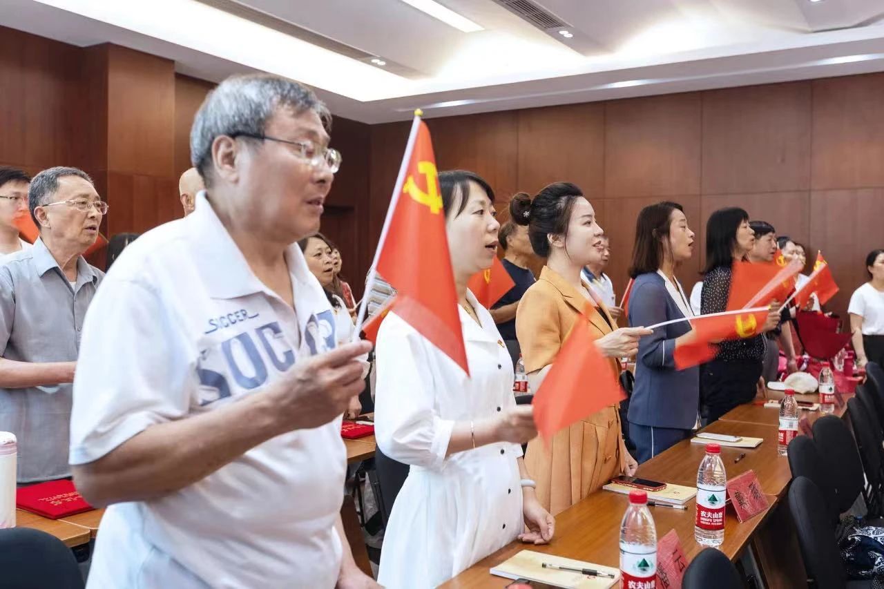 戴璐最全的照片，带你深入了解戴璐为什么”行“