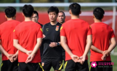 国足针对沙特练习长传反击