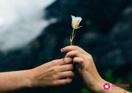 安慰失恋的人的话