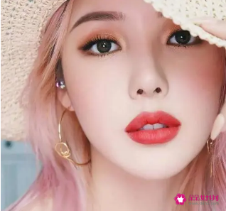 夏天最迷人妆容