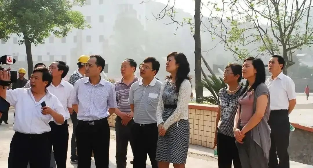 美女县委书记袁菱两年内贪污高达4000万，玩弄年轻男性