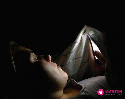玩手机为什么影响睡眠