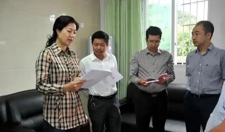 美女县委书记袁菱两年内贪污高达4000万，玩弄年轻男性