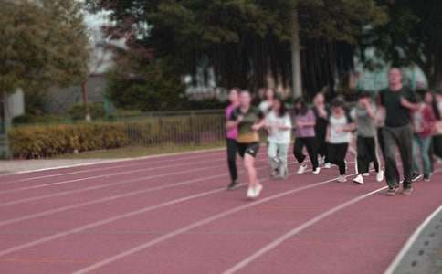 长跑过程中出现腹痛的原因