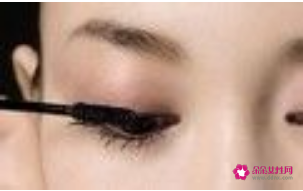 脸部化妆的正确步骤