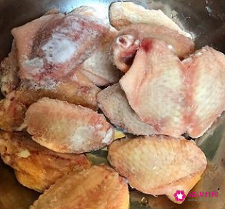 没解冻的鸡翅要烤多久