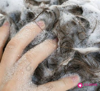 16岁发际线高怎么改善