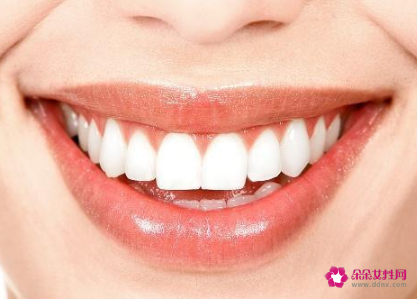 女生唇毛重怎么改善