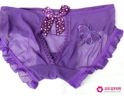 梦见女人把她内裤给我是什么意思