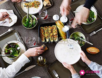 梦见自己特别能吃