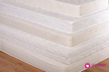 乳胶床垫气味很大很刺鼻