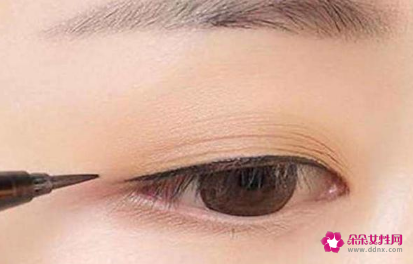 怎样将眼睛变大