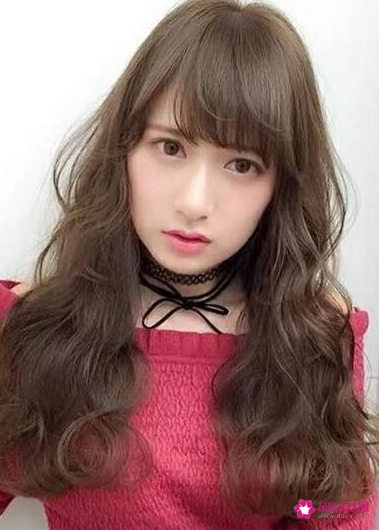 长脸女生适合什么样的刘海发型