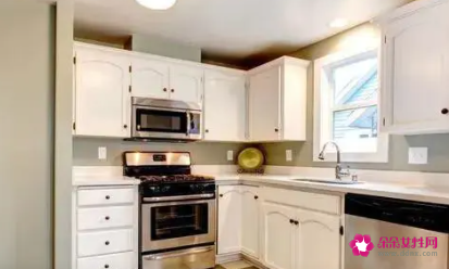 如何布置厨房有利于家人