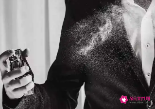 男士一般怎么喷香水