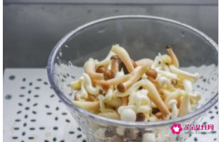 菌菇萝卜汤的做法