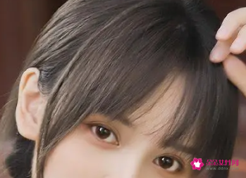 发际线高可以不留刘海吗