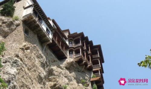 梦见去世很久的姥爷病危