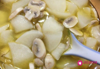 菌菇萝卜汤的做法