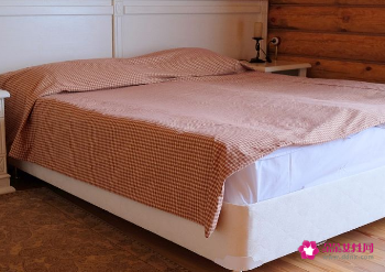 乳胶床垫气味很大很刺鼻