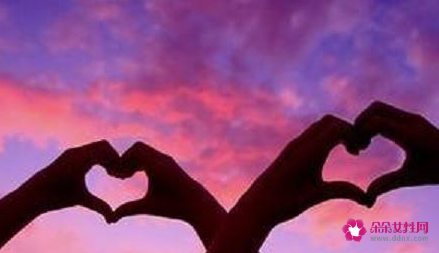 人应该怎样对待爱情和婚姻