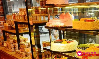 开个小型蛋糕店需要多少钱