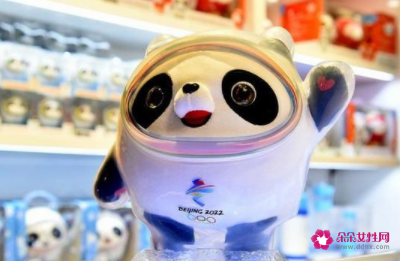 带火冰墩墩的“义墩墩”收集了100墩