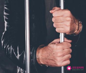 梦见自己被释放朋友坐牢