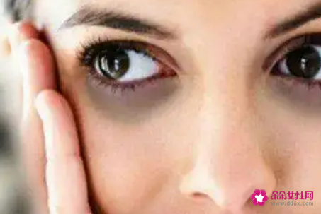 妙招轻松去眼袋