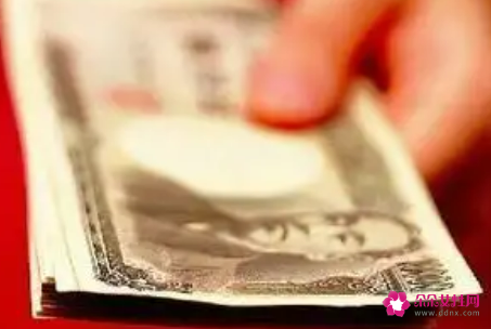 孕妇做梦梦见钱是什么意思