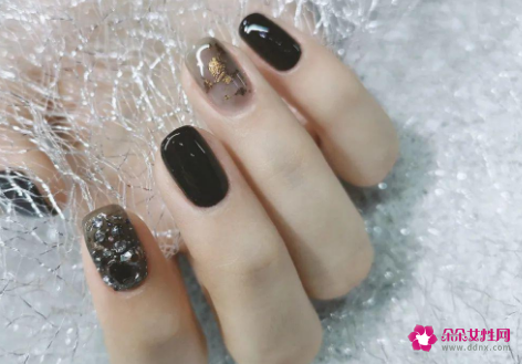 指甲油要怎么涂好看