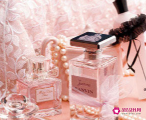 每天喷香水的好处