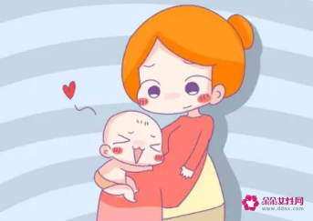 奶奶抱就哭妈妈抱就不哭