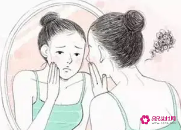 脸部缺水的症状