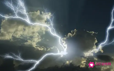 梦到自己被雷劈但没死