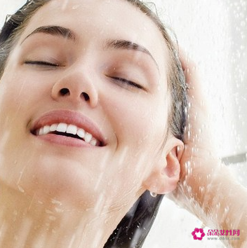 皮肤干燥皮屑多怎么办