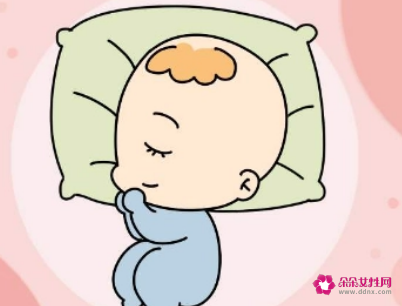 刚出生的宝宝正确睡姿